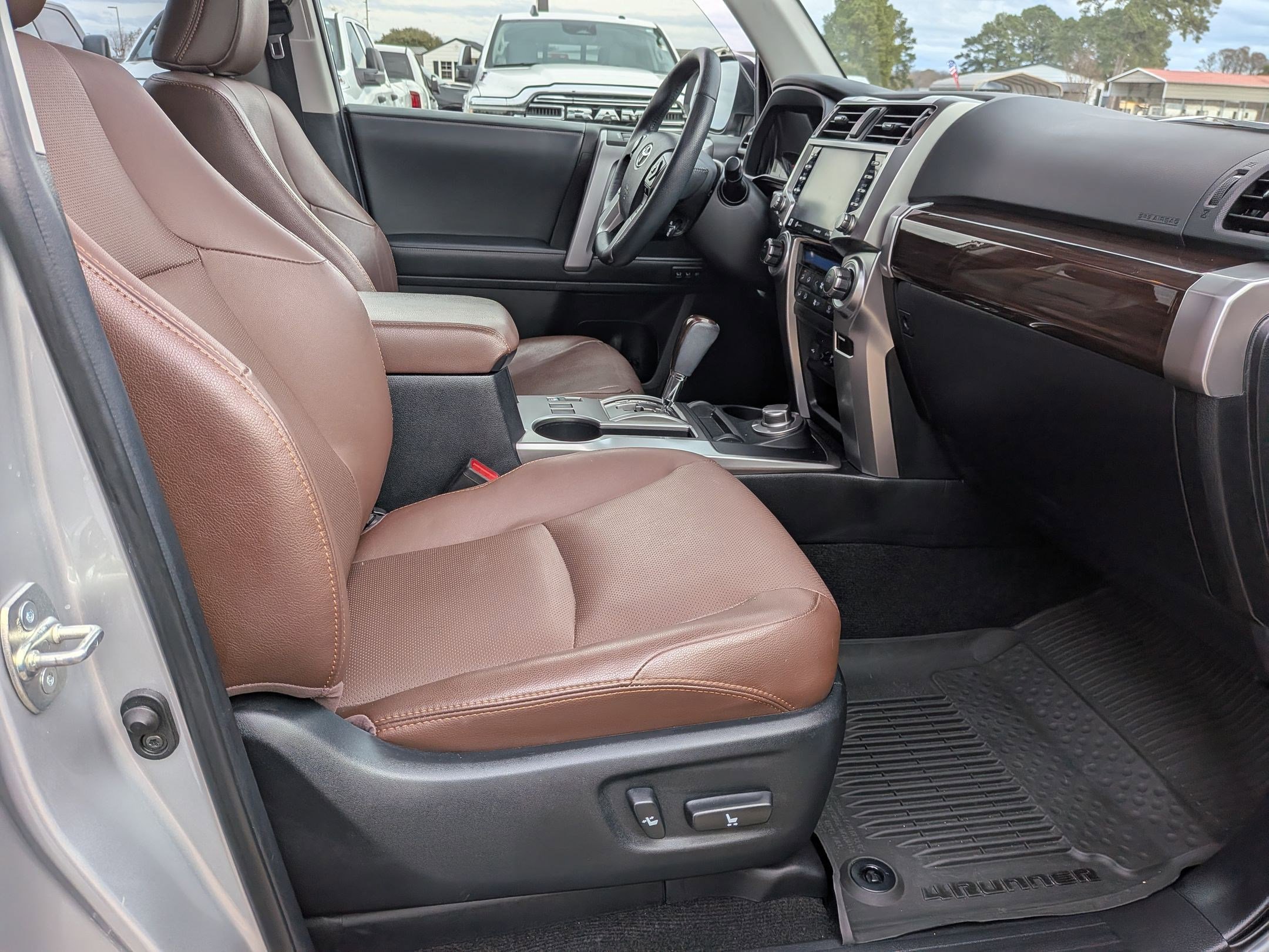 Used 2022 Toyota 4Runner Limited image 34