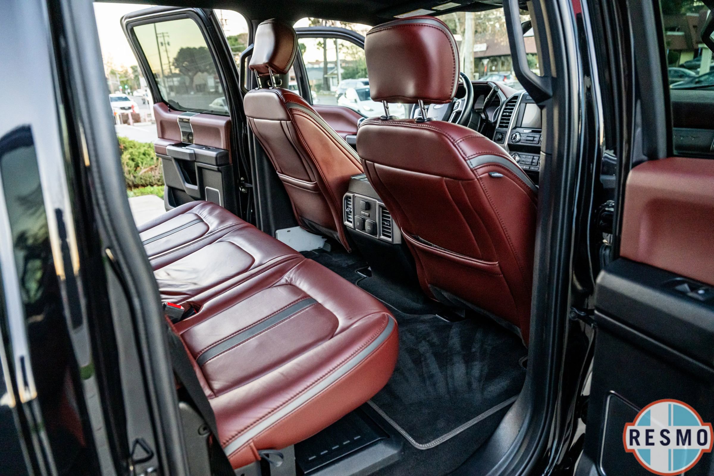 Used 2020 Ford F350 Platinum w/ Tremor Off-Road Package image 4