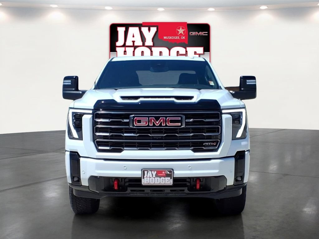 Used 2025 GMC Sierra 2500 AT4 AWD/4WD image 2