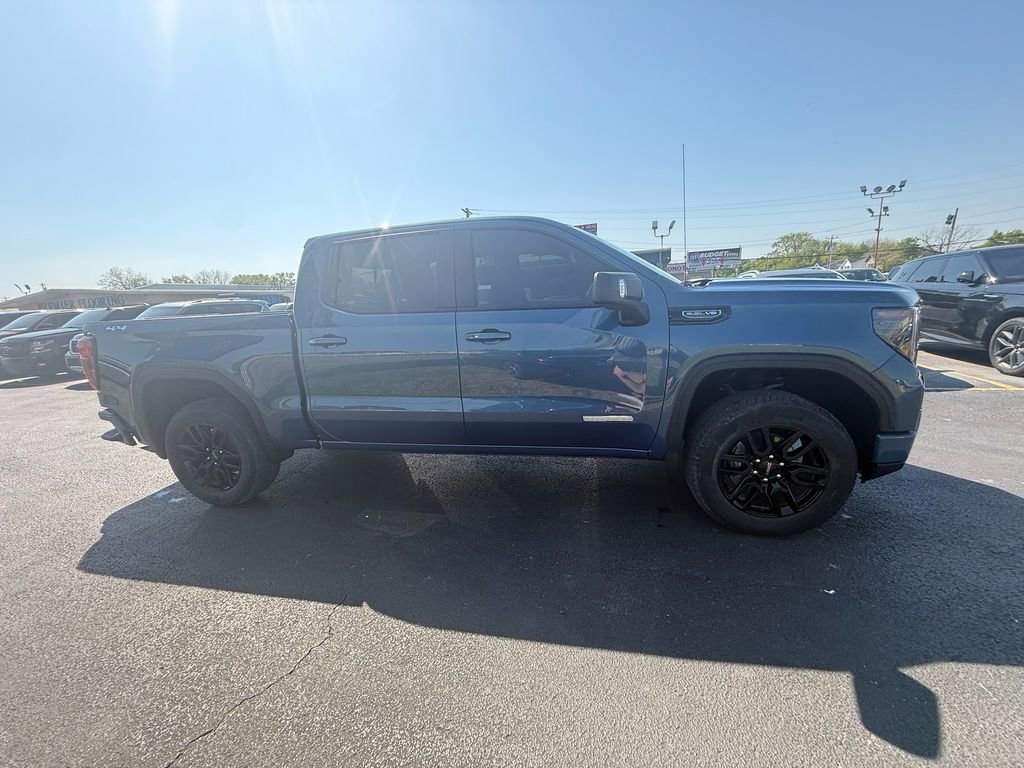 Used 2025 GMC Sierra 1500 Elevation w/ Elevation Premium Package image 2