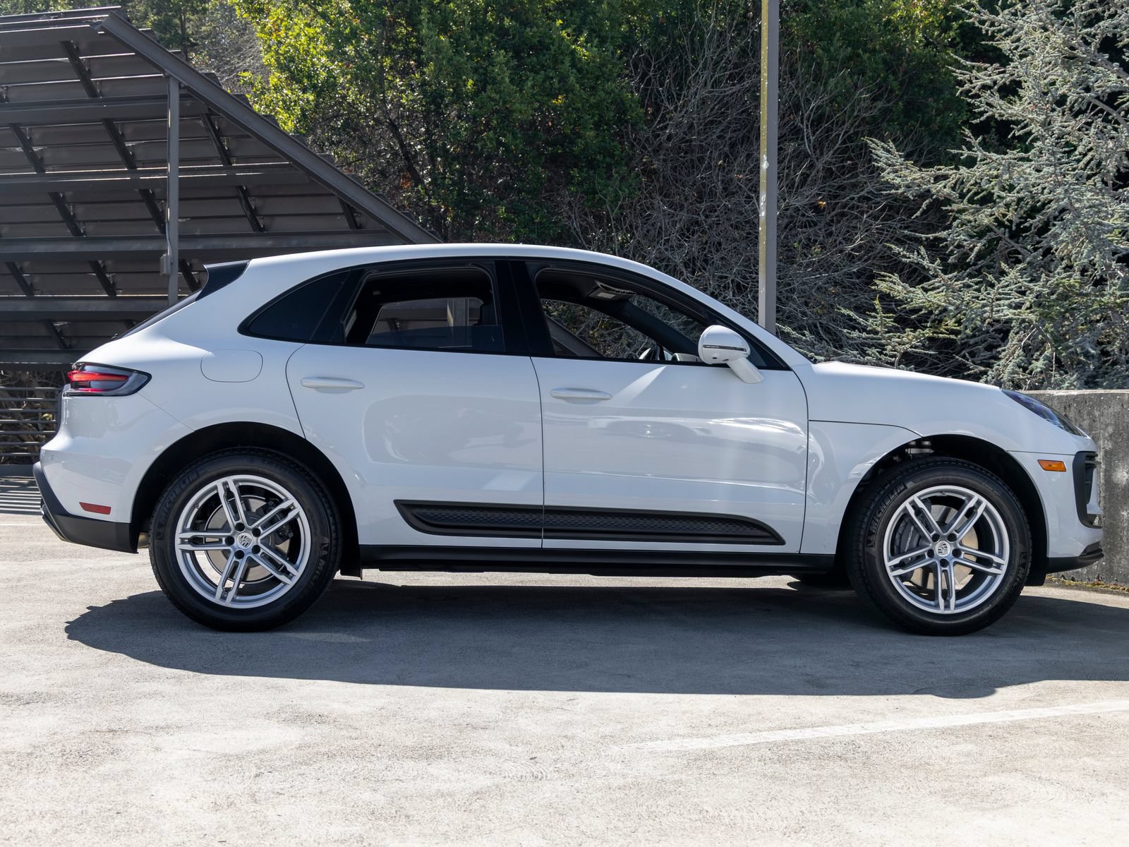 Certified 2026 Porsche Macan AWD/4WD image 12