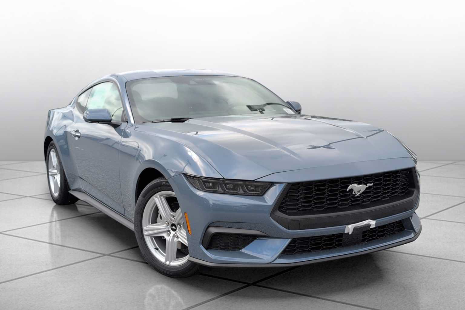 New 2026 Ford Mustang Coupe RWD video 2