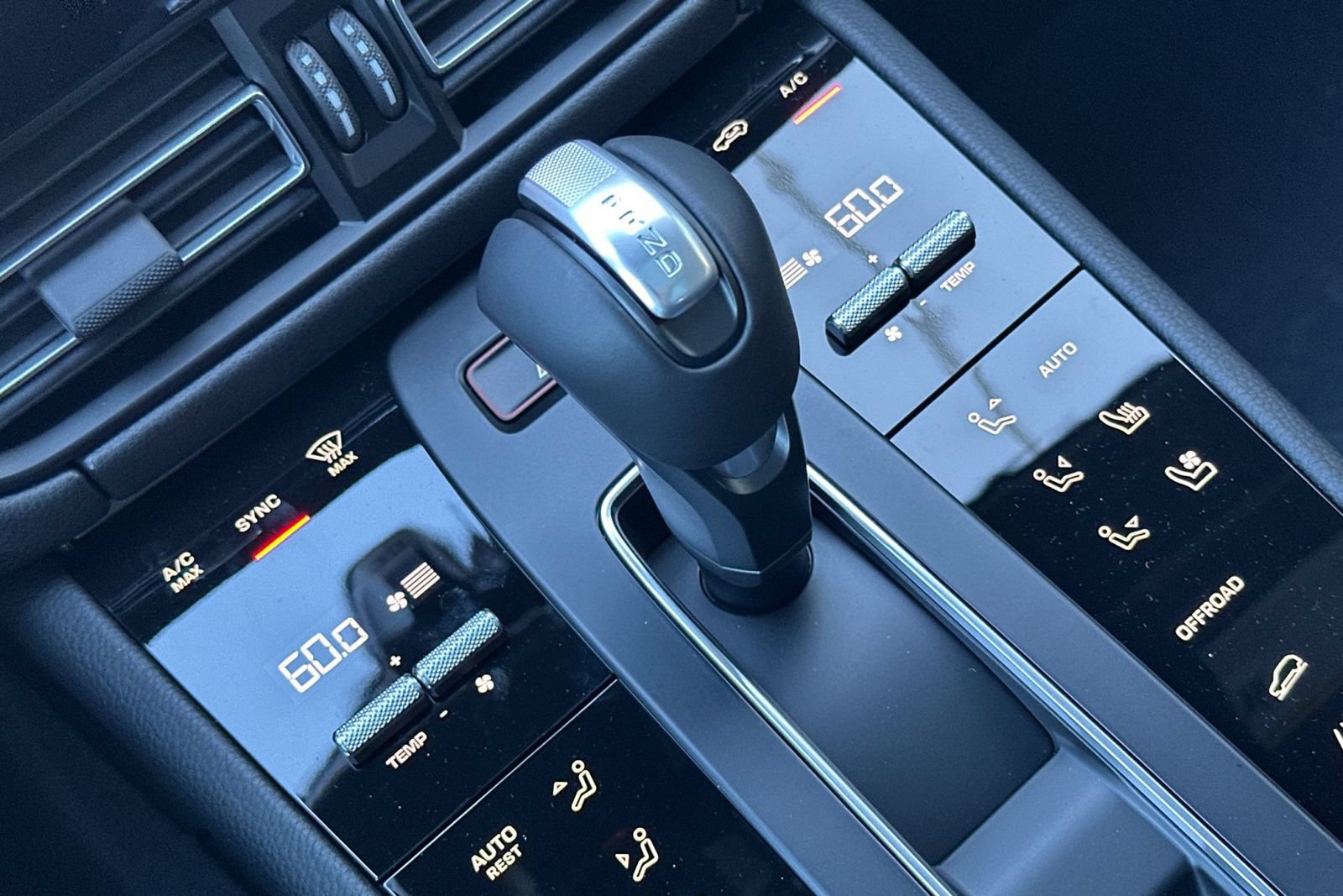New 2026 Porsche Macan AWD/4WD image 28