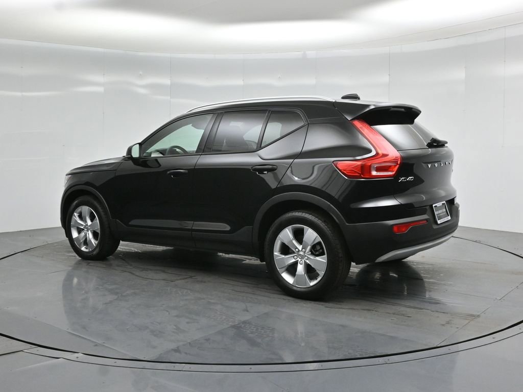 Used 2022 Volvo XC40 T5 Momentum AWD/4WD image 6