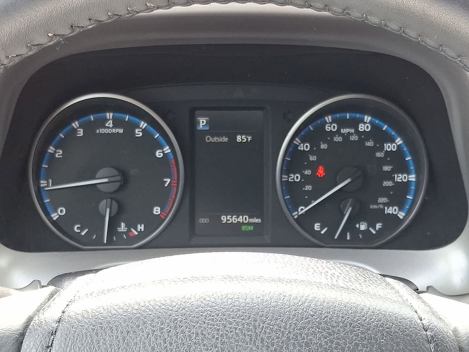 Used 2018 Toyota RAV4 XLE AWD/4WD image 17