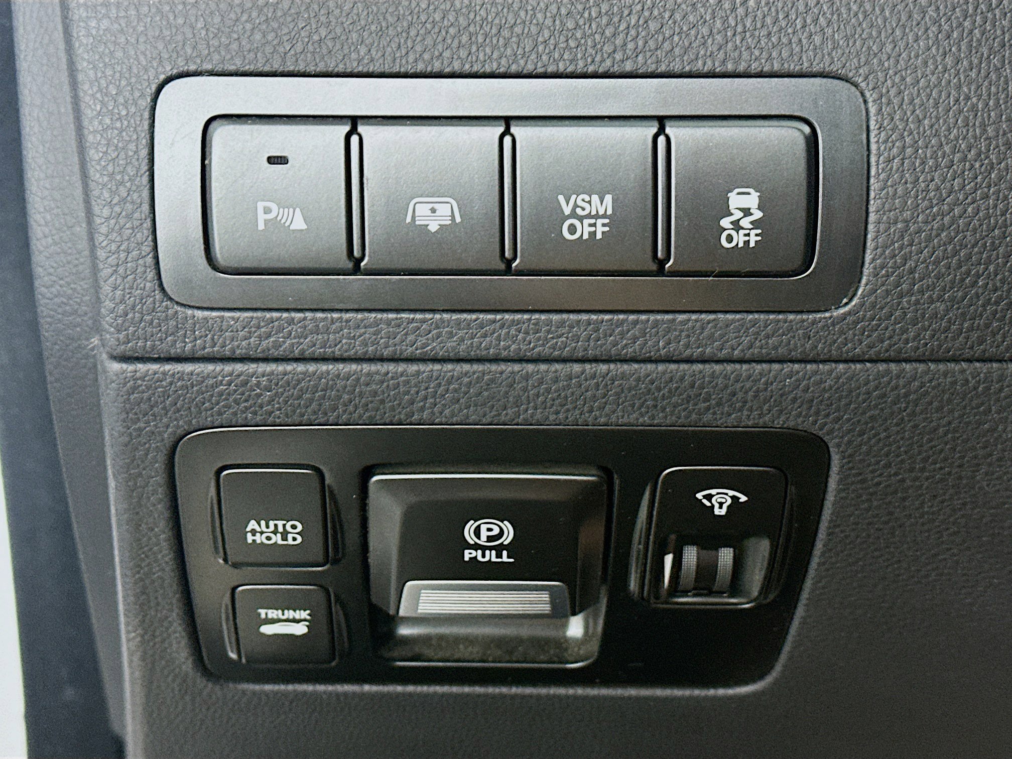 Used 2012 Hyundai Equus Signature RWD image 17