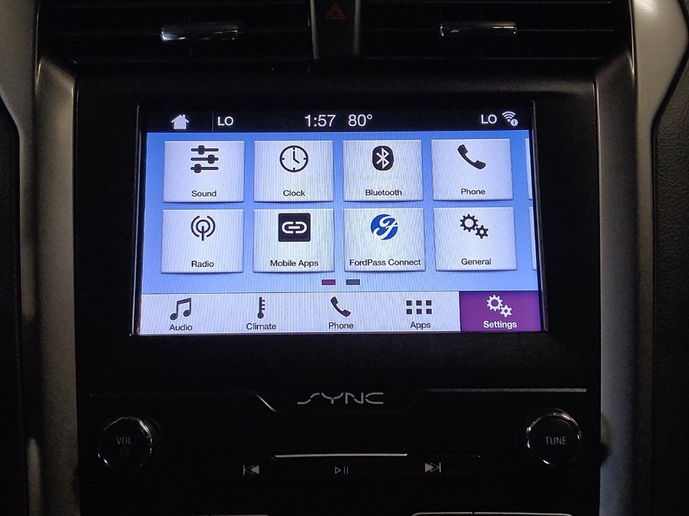 Used 2019 Ford Fusion SE FWD image 25