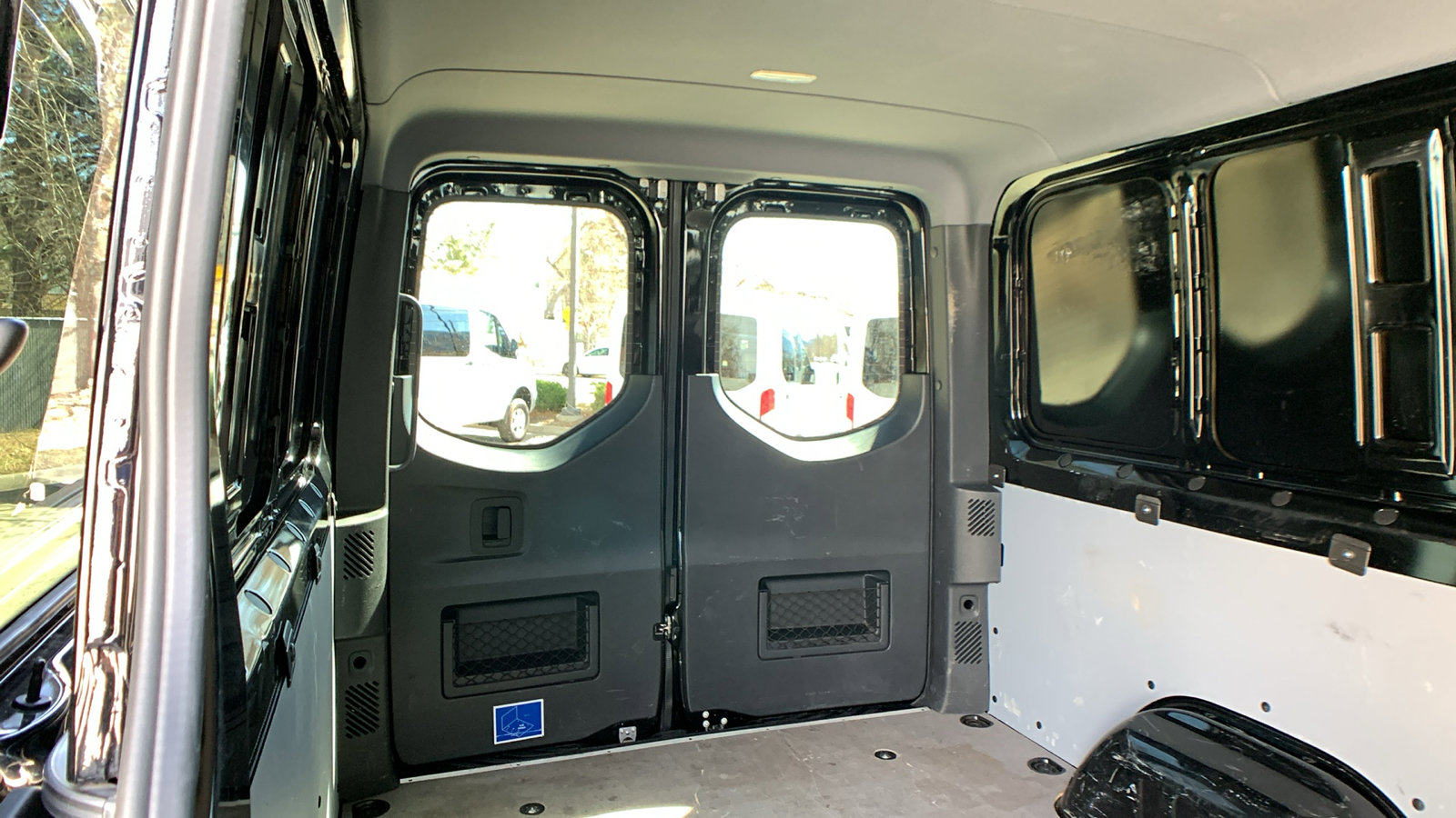 Used 2025 Mercedes-Benz Sprinter 2500 image 24