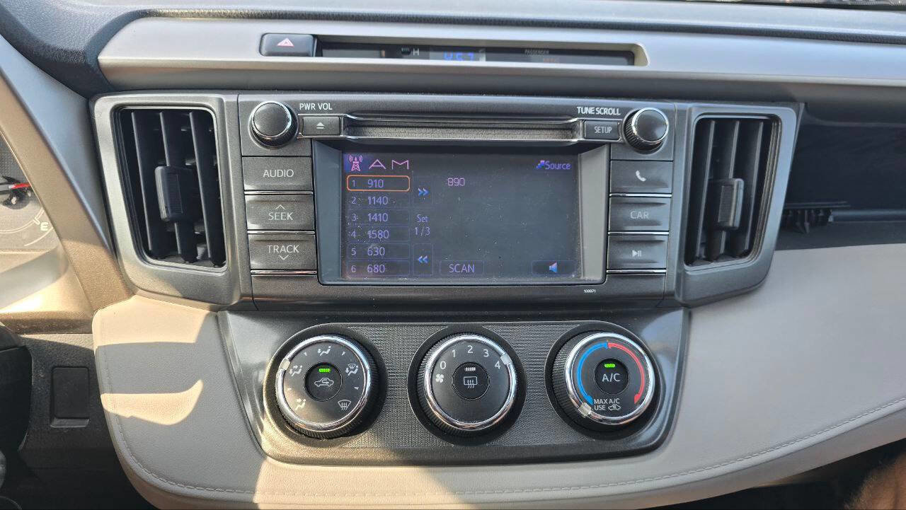 Used 2013 Toyota RAV4 LE image 2