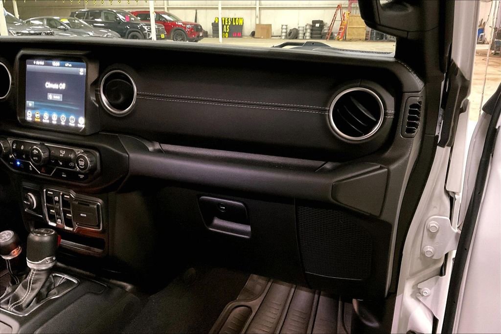 Used 2023 Jeep Wrangler Unlimited Sahara w/ Cold Weather Group image 15