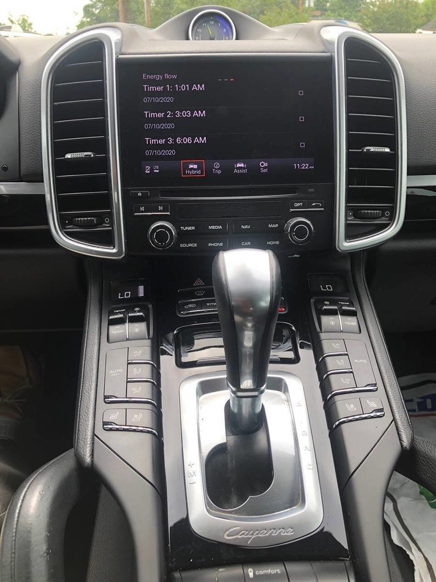 Used 2017 Porsche Cayenne S Platinum image 16