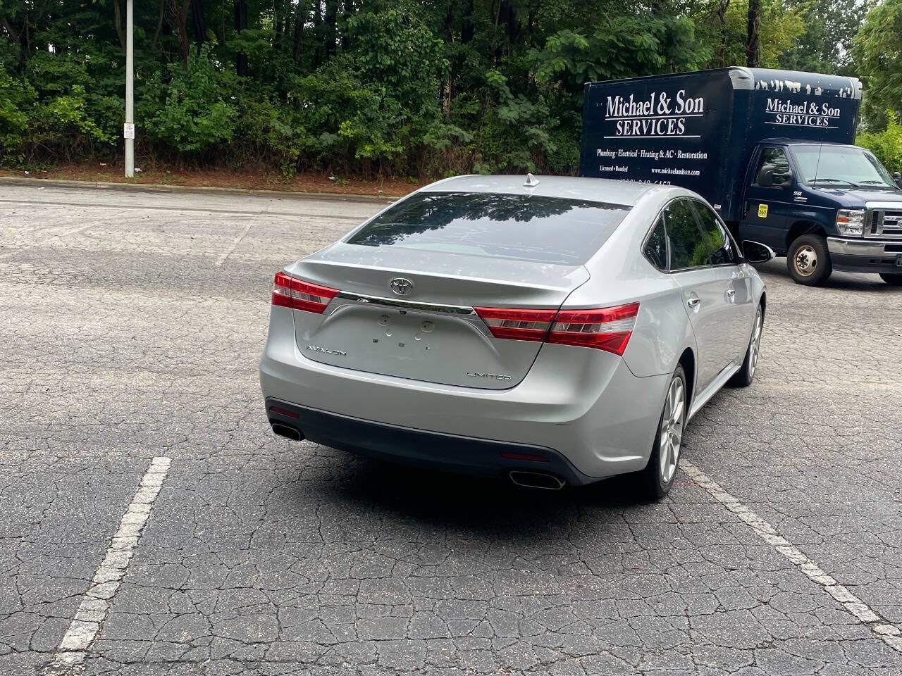 Used 2013 Toyota Avalon Limited FWD image 5