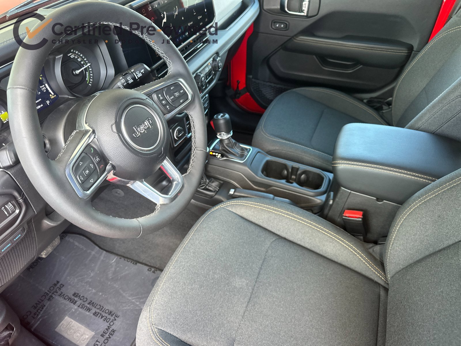 Used 2025 Jeep Wrangler Unlimited Sahara AWD/4WD image 11