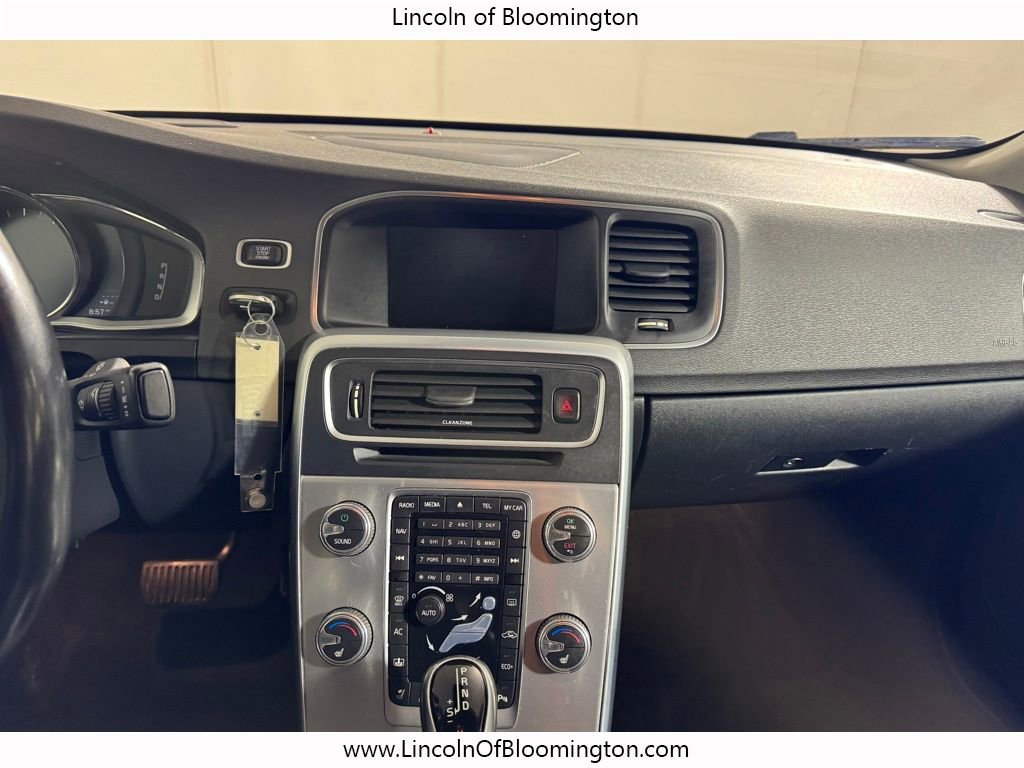 Used 2018 Volvo S60 T5 Inscription w/ Technology Package image 22