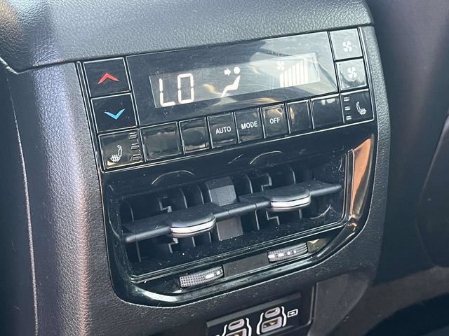 Used 2022 Jeep Grand Cherokee L Limited AWD/4WD image 21
