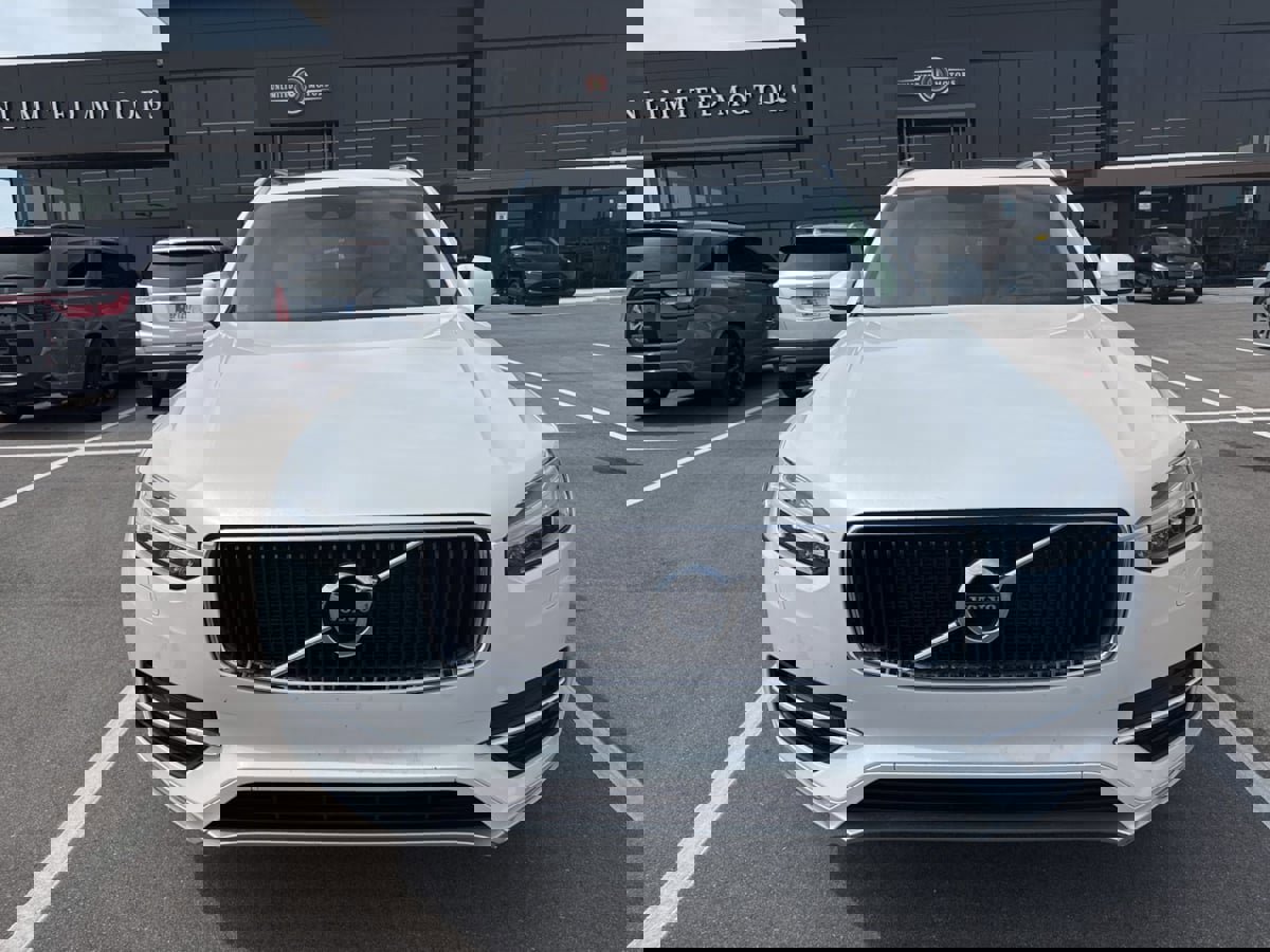 Used 2016 Volvo XC90 T6 Momentum w/ Momentum Plus Package AWD/4WD image 2