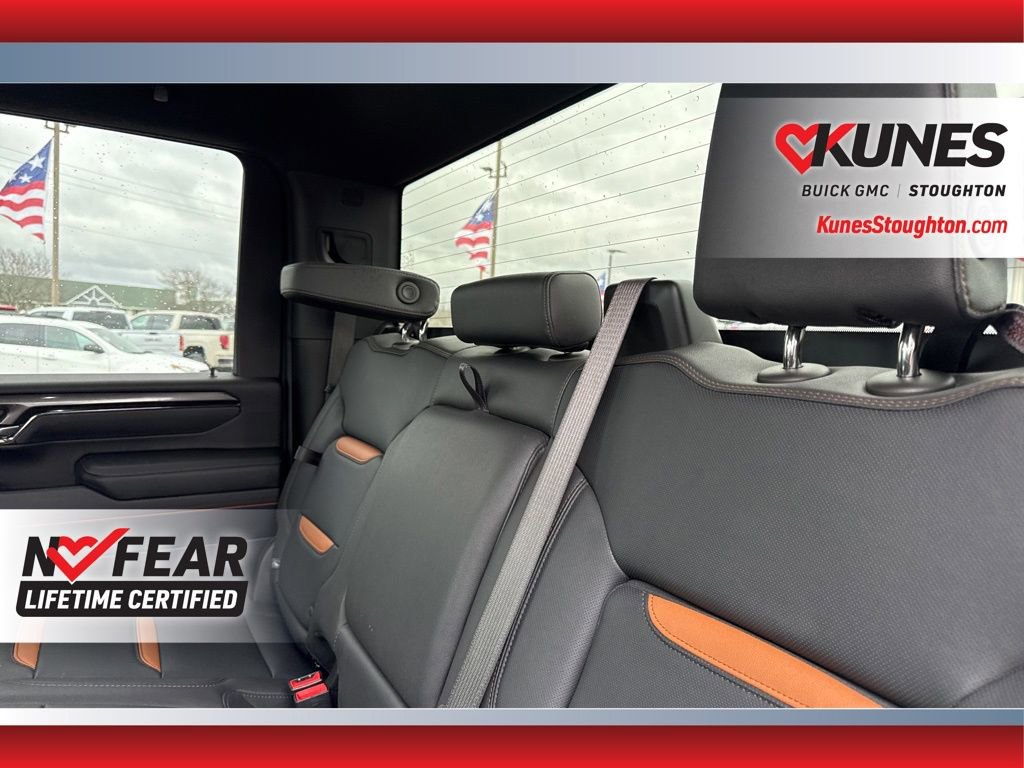 Used 2025 GMC Sierra 2500 AT4 image 44