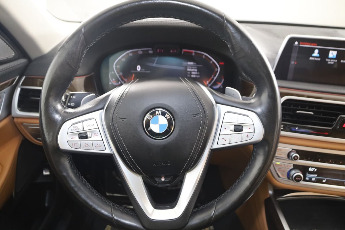 Used 2020 BMW 750i xDrive AWD/4WD image 43