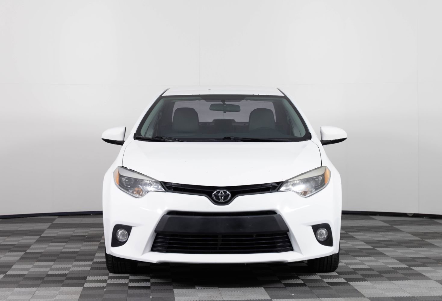 Used 2015 Toyota Corolla LE FWD image 12