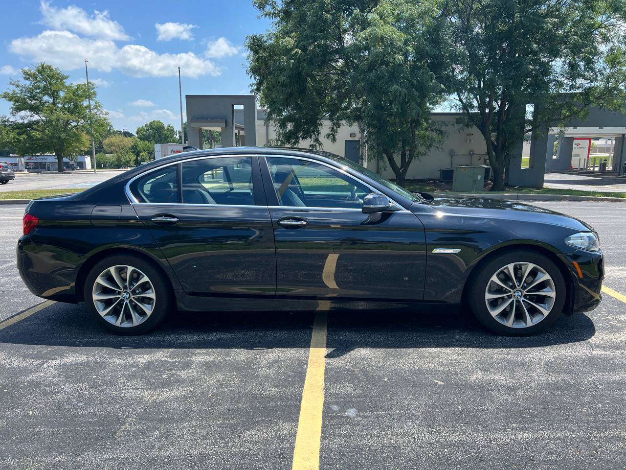 Used 2016 BMW 528i xDrive Sedan AWD/4WD image 7