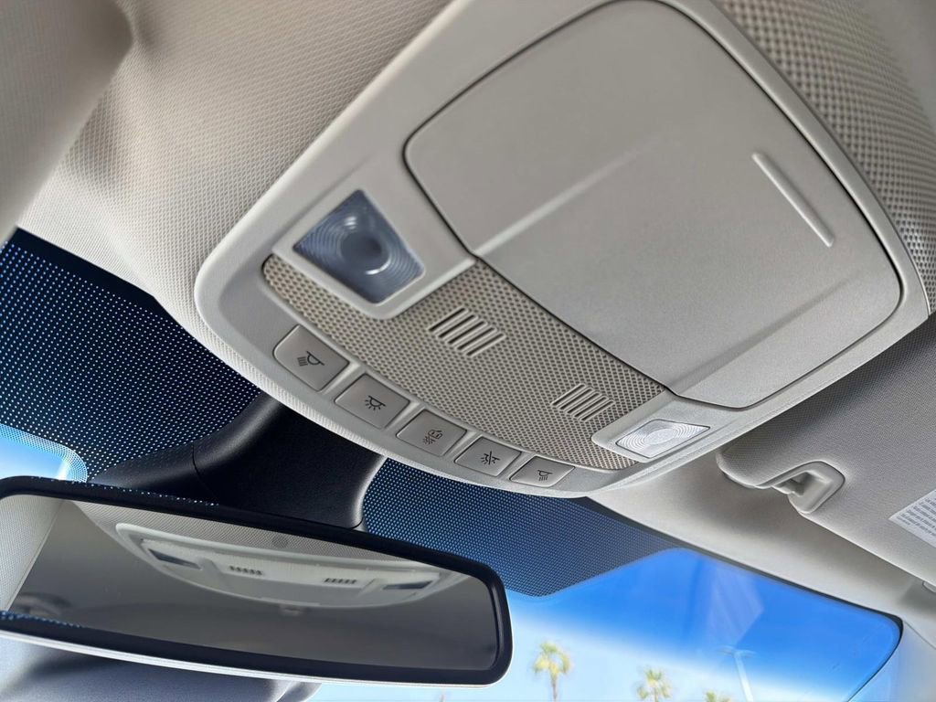 Used 2019 Ford Edge SE image 24