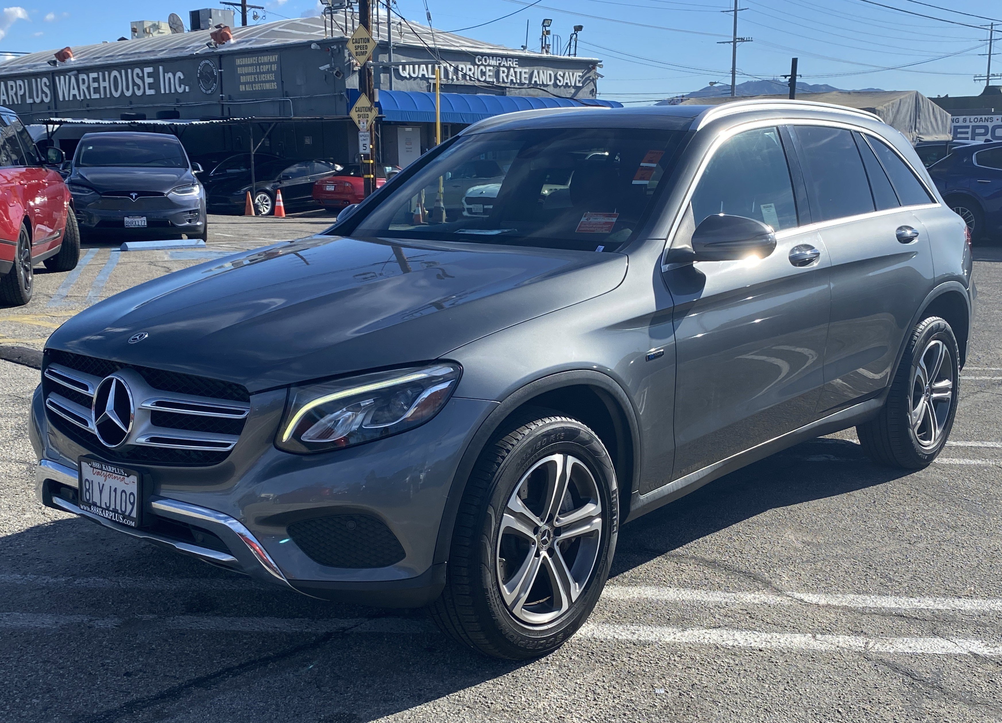 Used 2019 Mercedes-Benz GLC 350e 4MATIC w/ Premium Package image 2