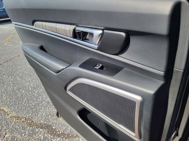 Used 2024 Kia Telluride EX w/ EX Captain's Chair Package image 19