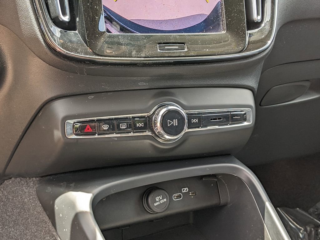 Certified 2023 Volvo XC40 B5 Core w/ Convenience Package AWD/4WD image 17