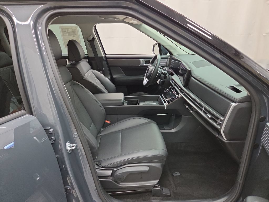 Used 2025 Hyundai Santa Fe SEL AWD/4WD image 12