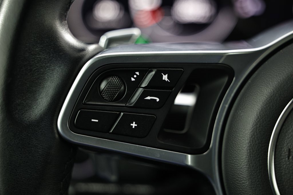 Used 2023 Porsche Cayenne image 34