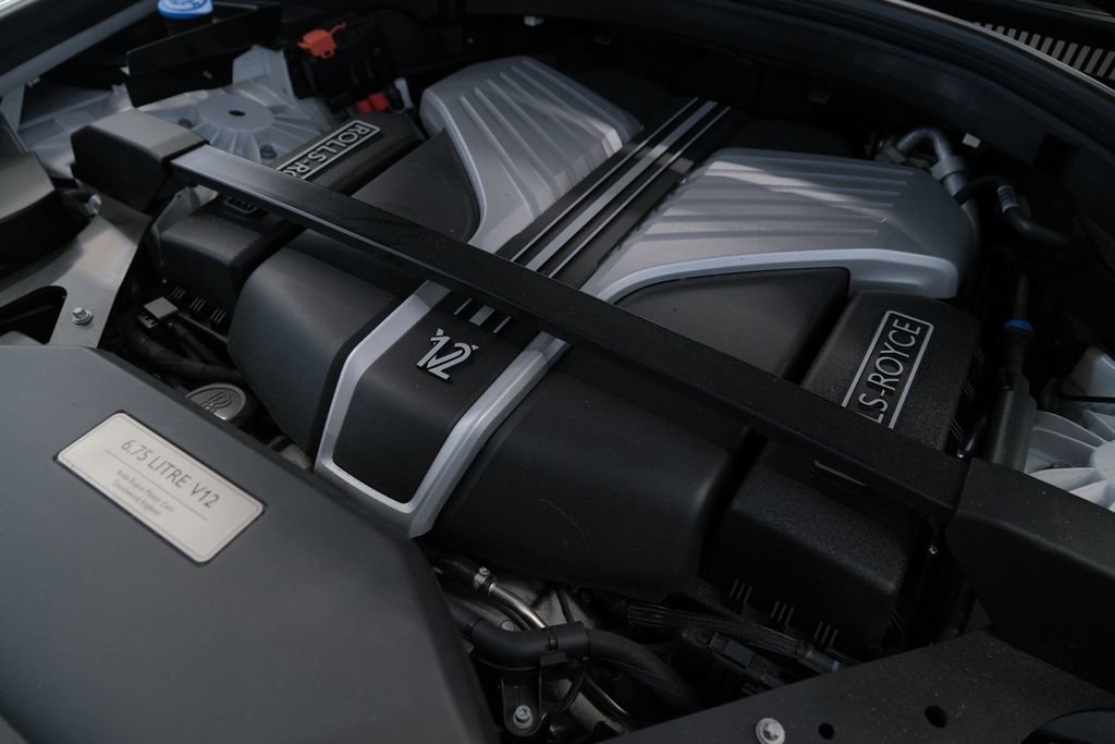 Used 2024 Rolls-Royce Cullinan AWD/4WD image 85