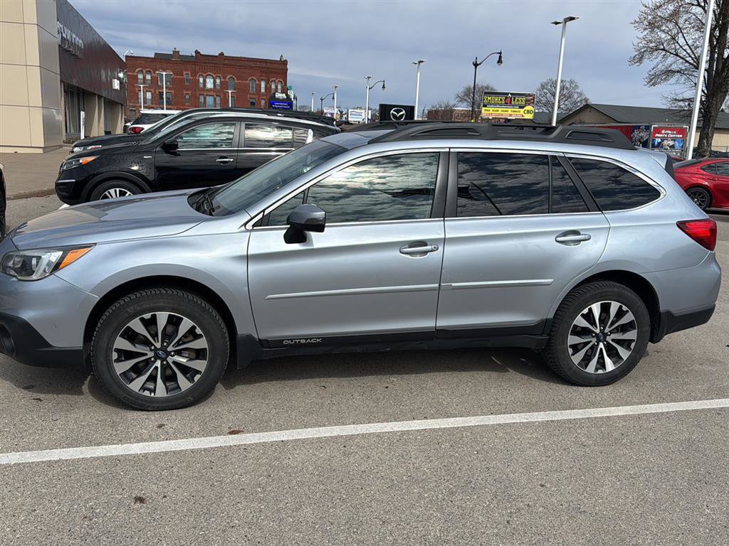 Used 2017 Subaru Outback 3.6R Limited w/ Popular Package #5 image 7