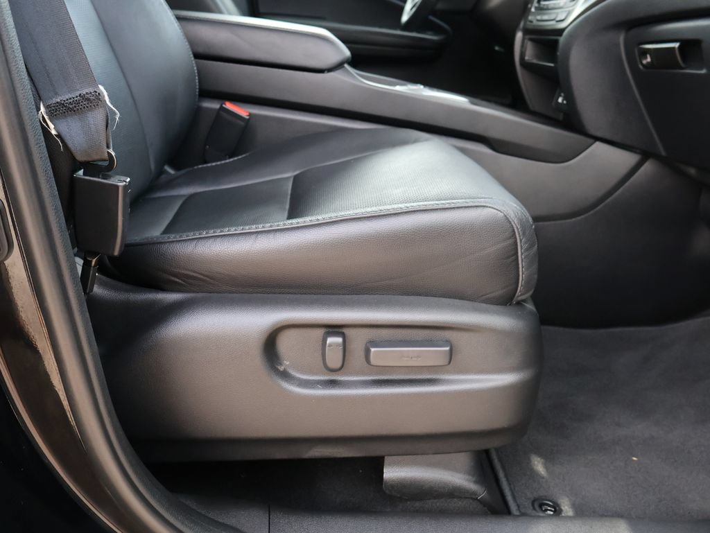 Certified 2025 Honda Passport EX-L image 10