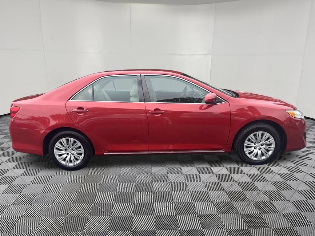 Used 2012 Toyota Camry LE FWD image 3