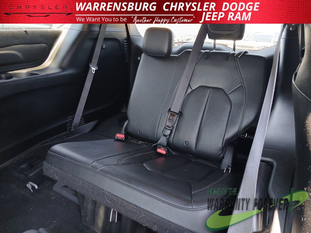 Used 2021 Chrysler Pacifica Touring-L w/ Uconnect Theater Family Group AWD/4WD image 14