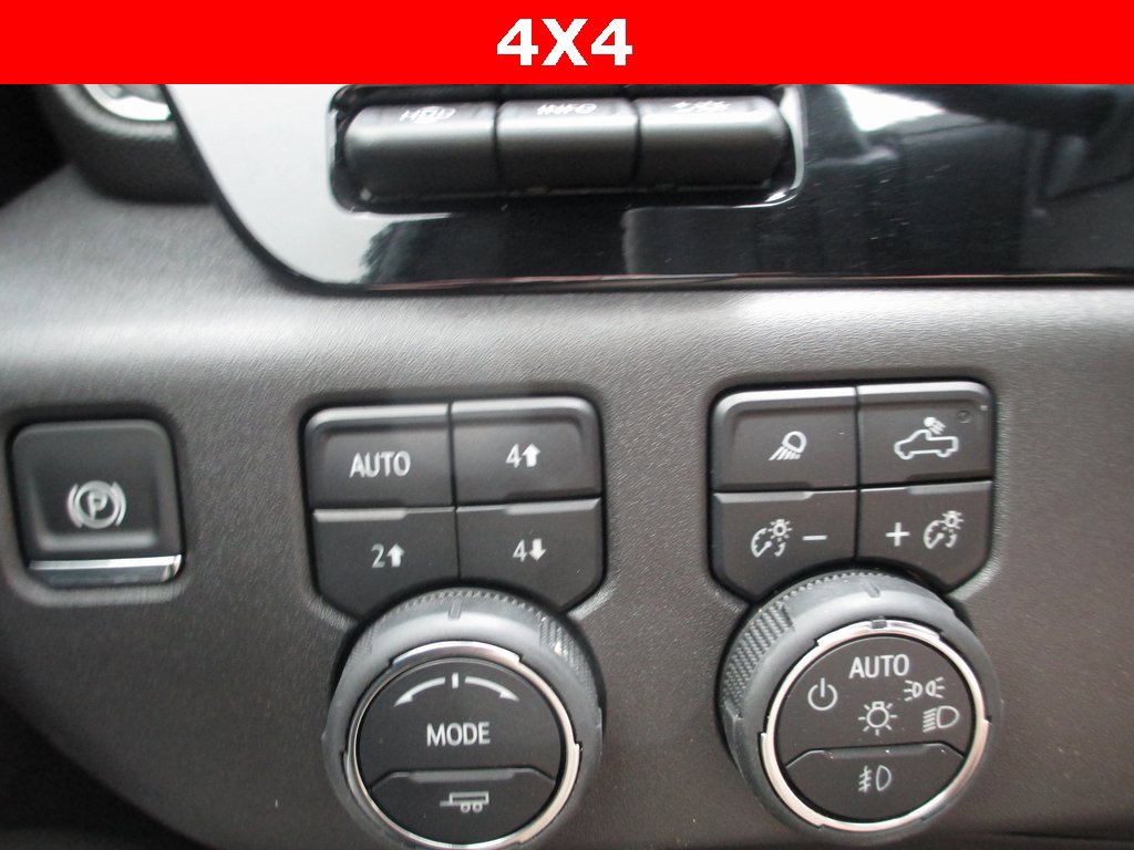 Used 2025 Chevrolet Silverado 1500 ZR2 w/ Technology Package image 29