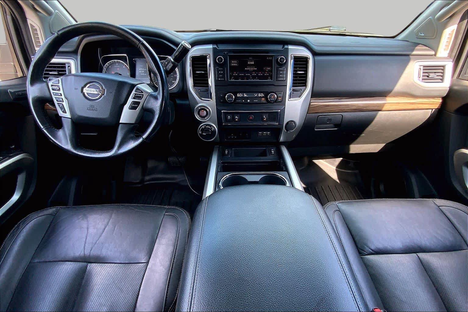 Used 2019 Nissan Titan SL w/ Chrome Package AWD/4WD image 16