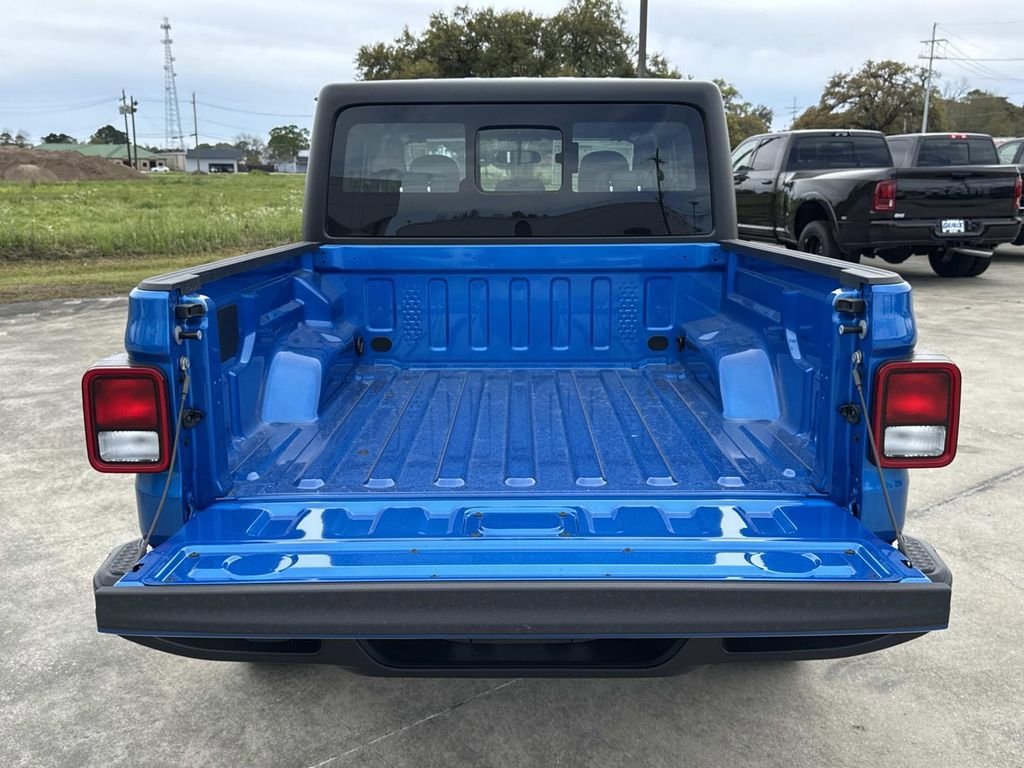 New 2026 Jeep Gladiator Sport image 12