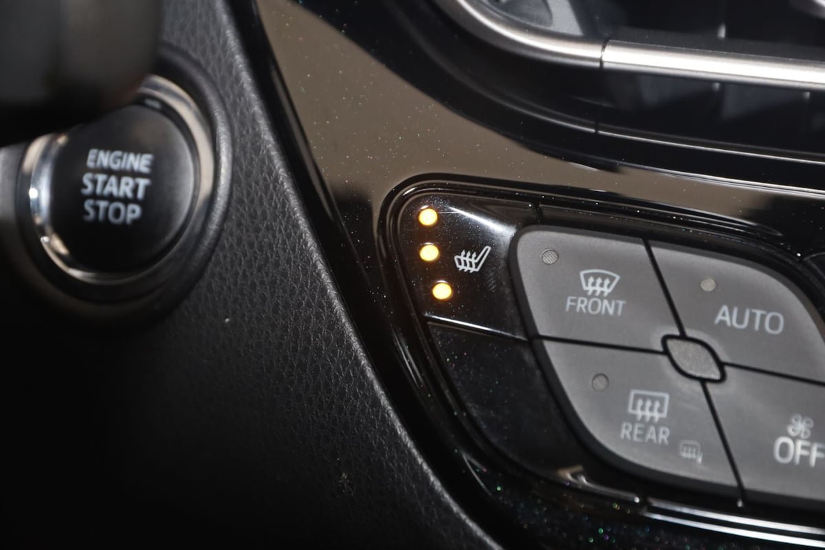 Used 2018 Toyota C-HR XLE FWD image 8