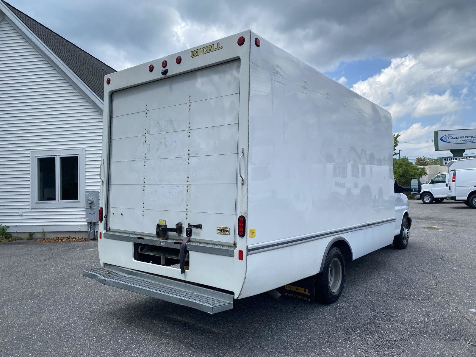 Used 2023 Chevrolet Express 3500 w/ Power Convenience Package RWD image 7