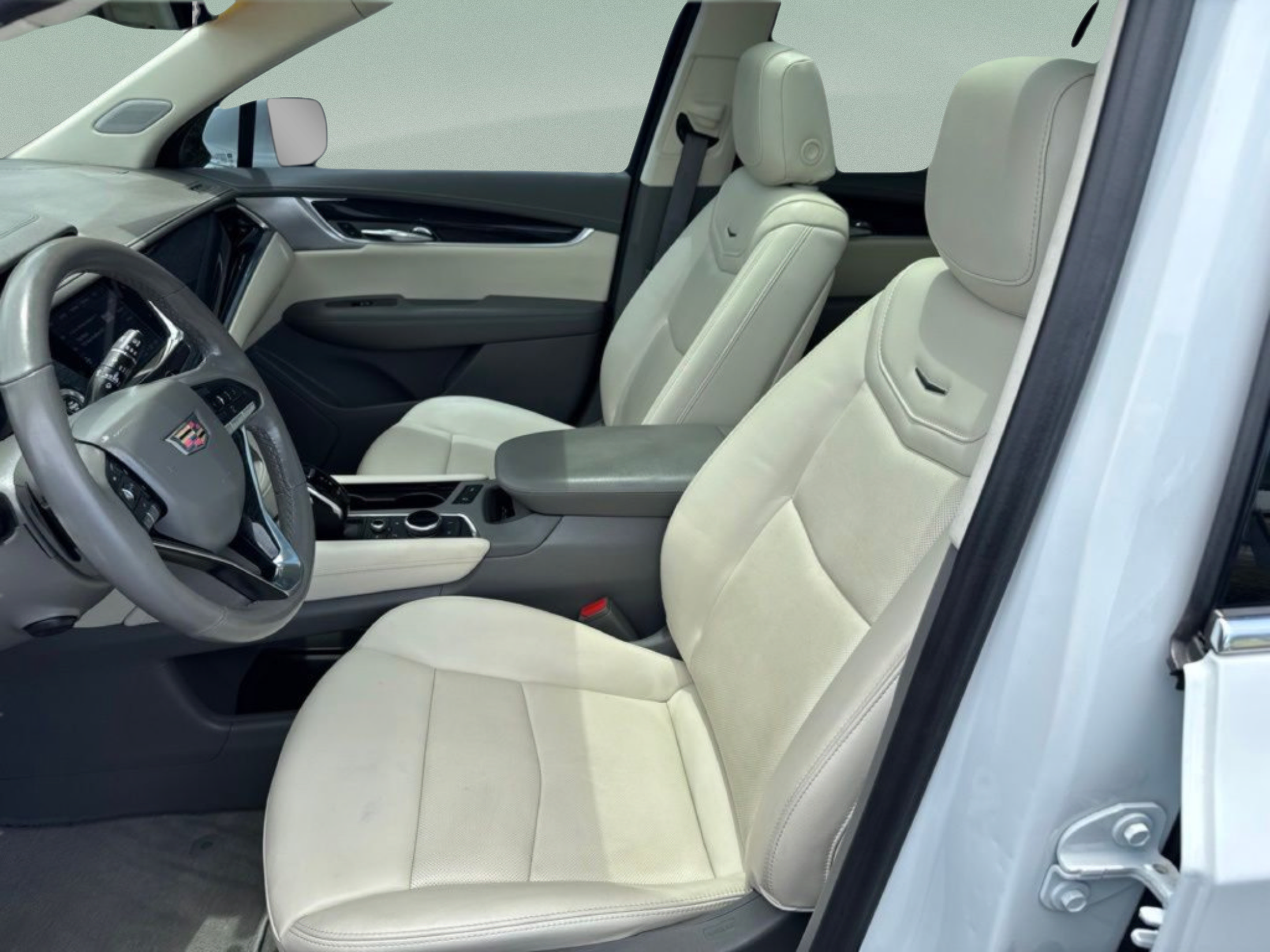 Used 2024 Cadillac XT6 Premium Luxury FWD image 11