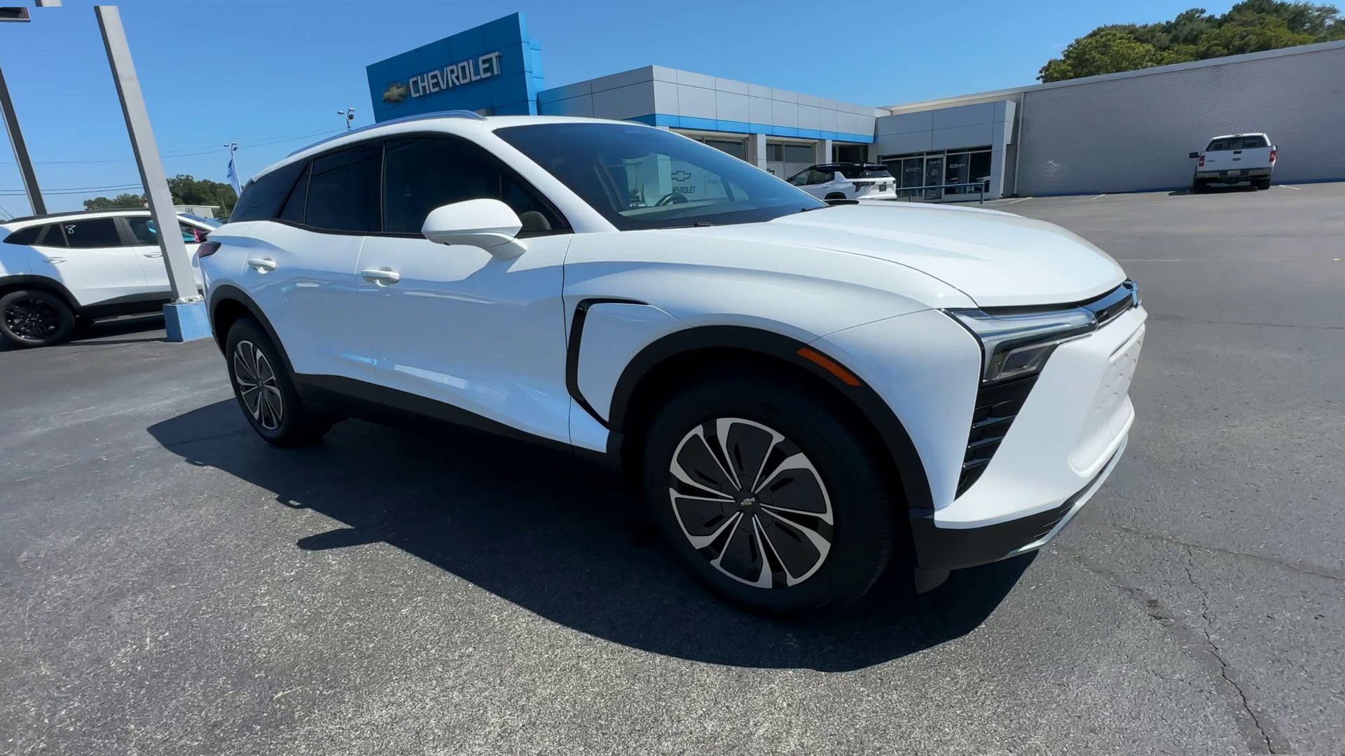 Used 2025 Chevrolet Blazer EV LT AWD/4WD image 2