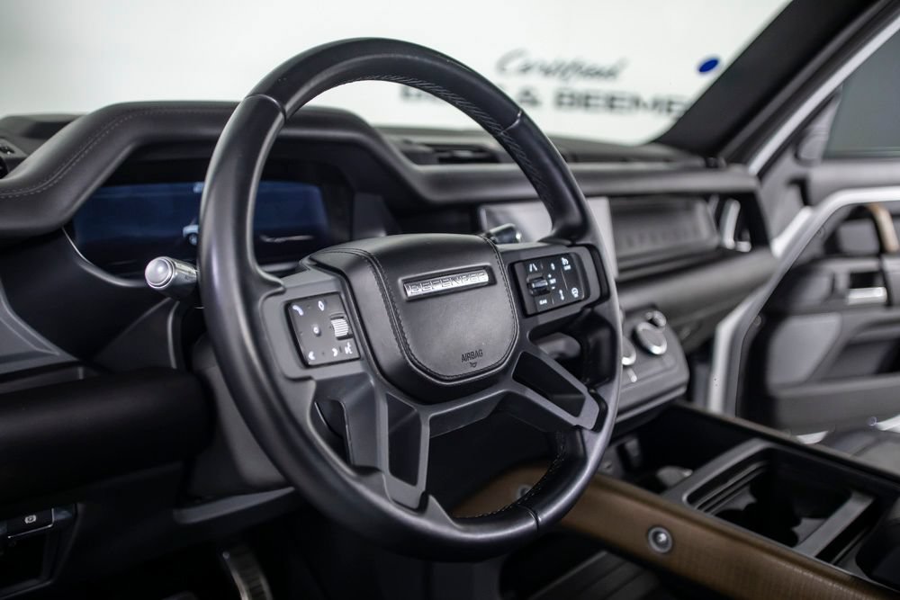 Used 2021 Land Rover Defender 110 X AWD/4WD image 21