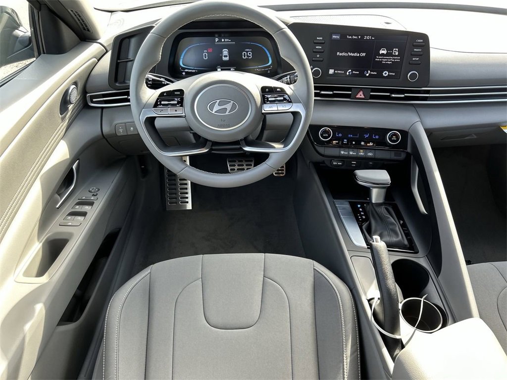 New 2026 Hyundai Elantra Sport image 3