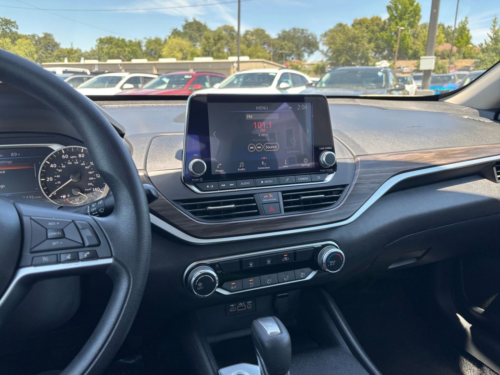 Used 2025 Nissan Altima 2.5 SV FWD image 17