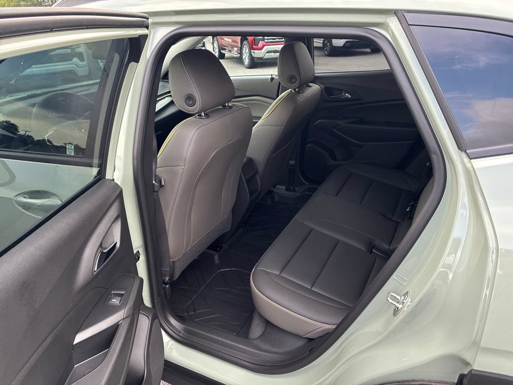 Used 2026 Chevrolet Trax ACTIV w/ Driver Confidence Package FWD image 35