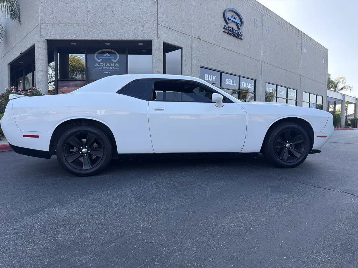 Used 2018 Dodge Challenger SXT RWD image 11
