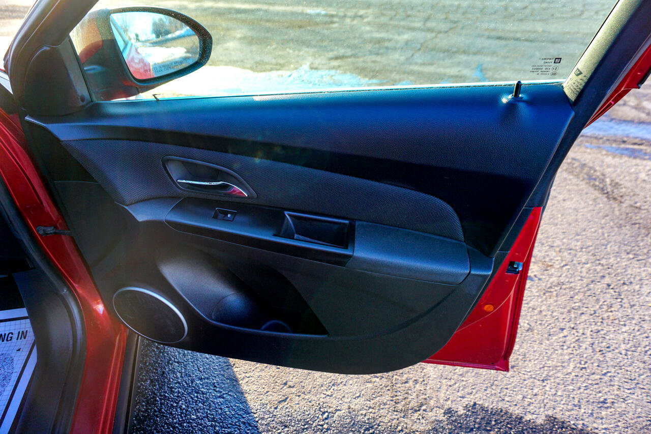 Used 2011 Chevrolet Cruze LT image 26