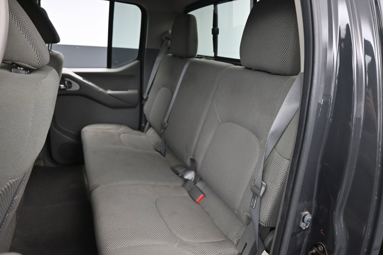 Used 2015 Nissan Frontier SV RWD image 10