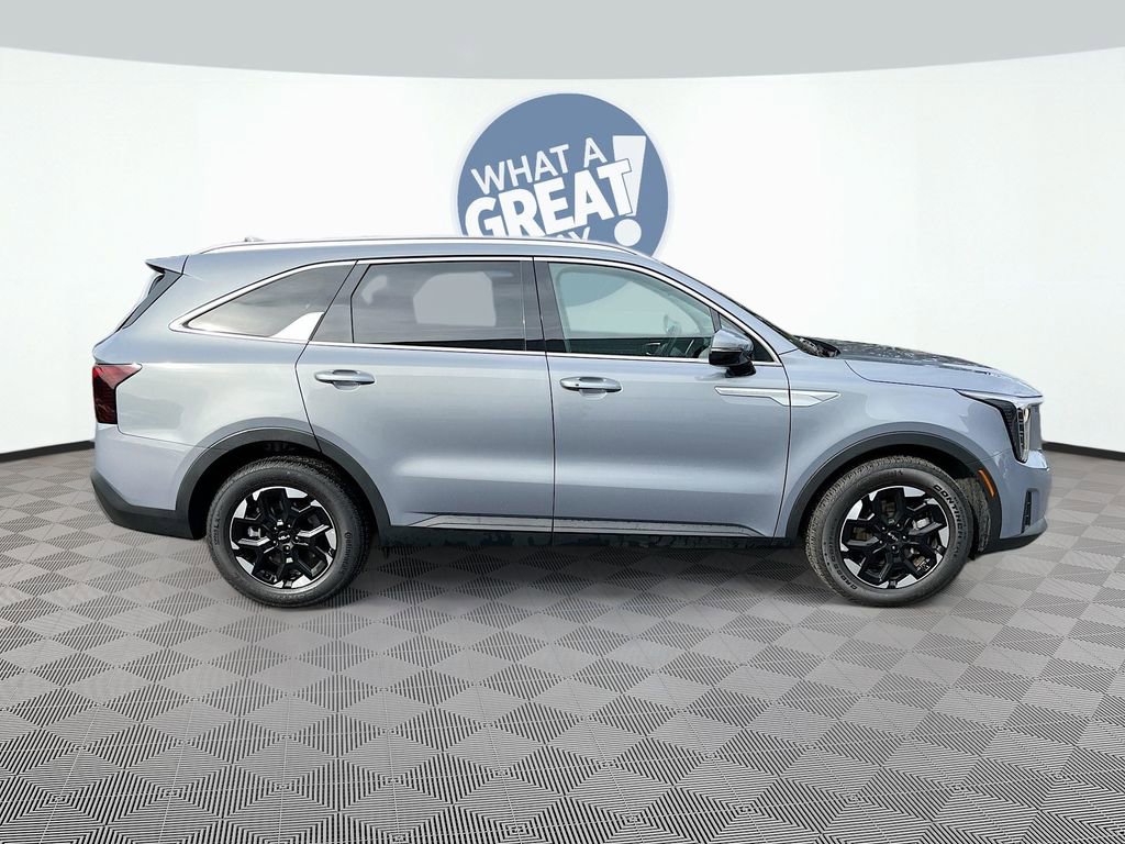Certified 2025 Kia Sorento S w/ Panoramic Sunroof Package FWD image 4